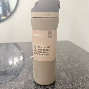 Awala/Starbucks collab Insulated Water Bottle with Built-in Straw